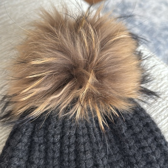 360 cashmere gray winter hat/beanie - Picture 2 of 5